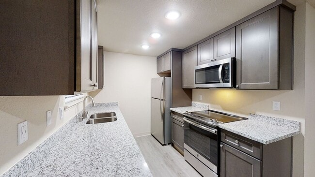 Building Photo - 1510-1512 151ST ST Ct S