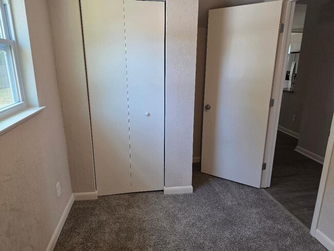 Building Photo - 21307 SE Hawthorne Rd