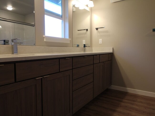 Building Photo - 2235 Electric Ave