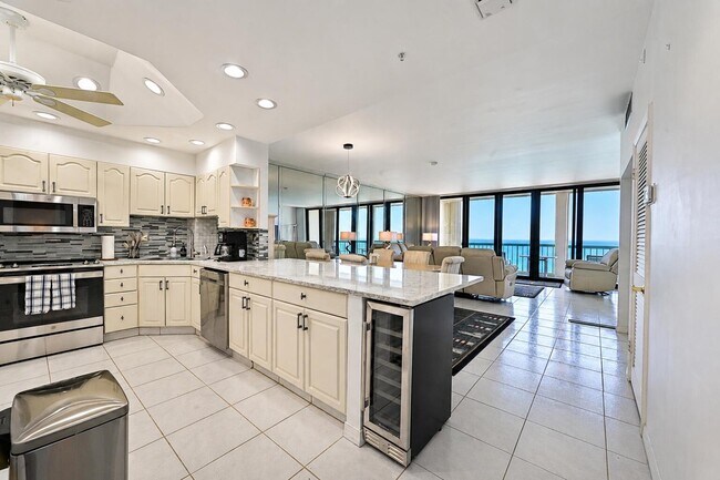 Building Photo - 9900 S Ocean Dr