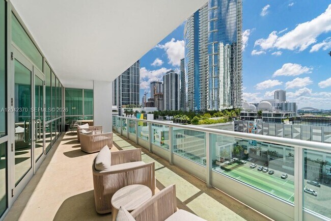 Building Photo - 900 Biscayne Blvd