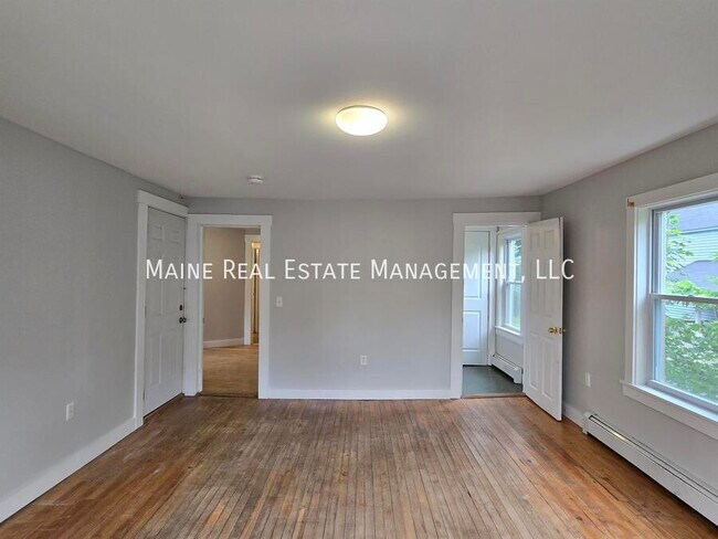 Building Photo - 93 Newbury St