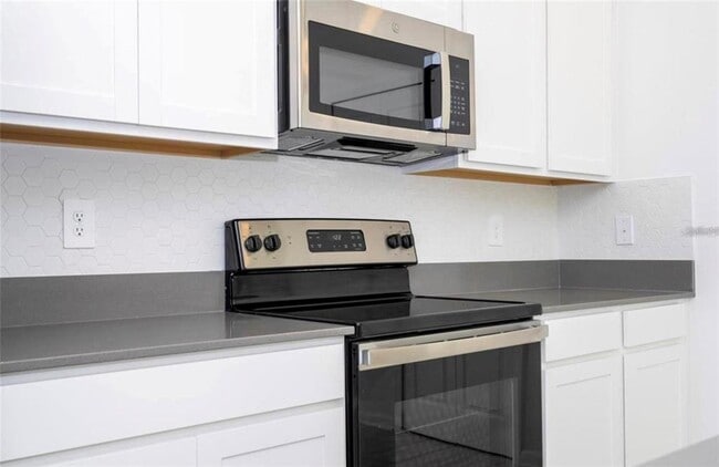 Building Photo - 13890 Title Wy