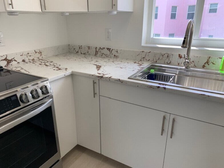 Kitchen - 1410 S Ocean Blvd