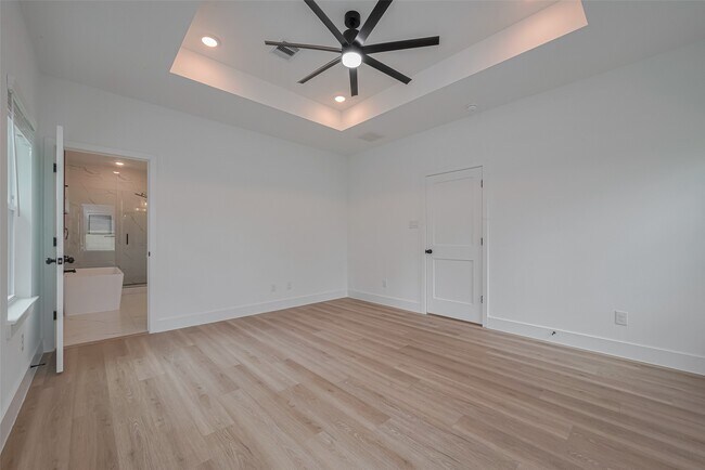 Building Photo - 2532 Wall St