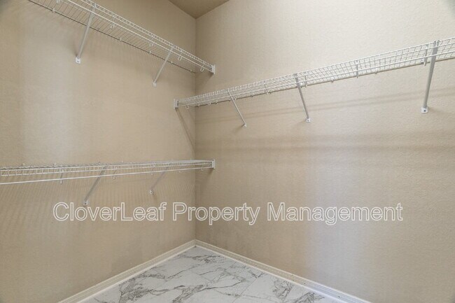 Building Photo - 5167 Top Ridge Ln