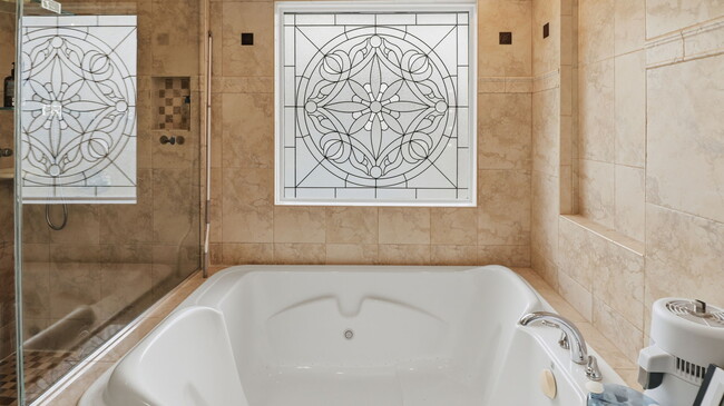 Building Photo - 30 Longfellow St NE