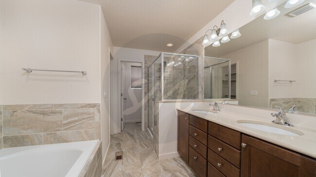 Building Photo - 10825 Fossil Dust Dr