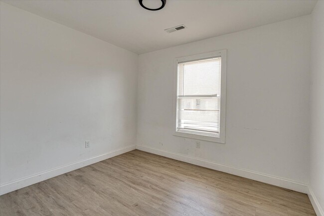 Building Photo - 3700 Dorris St
