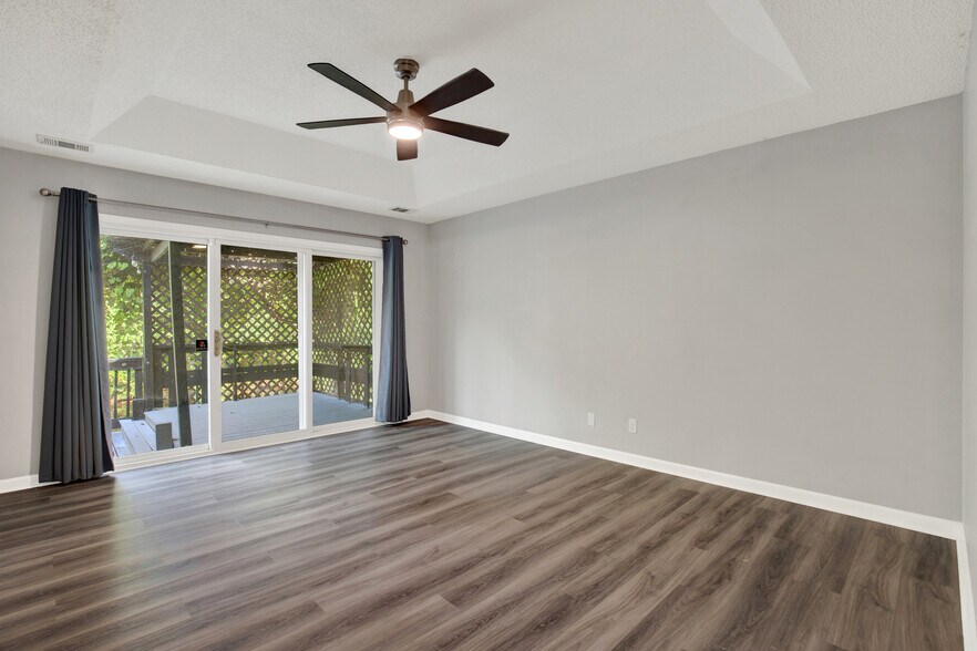 Building Photo - 111 Teakwood Dr