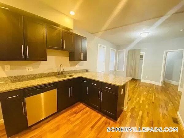Primary Photo - 39 Pinckney St