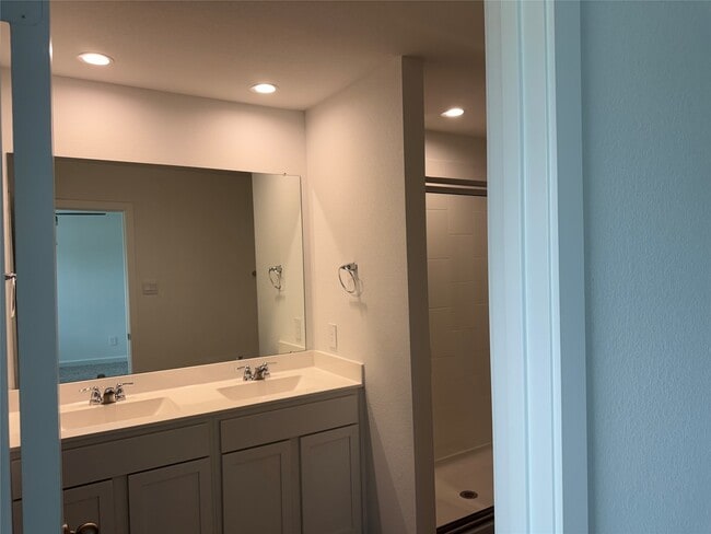 Building Photo - 10203 Spring Branch Trail