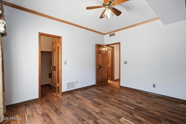Building Photo - 2157 E Alameda Dr