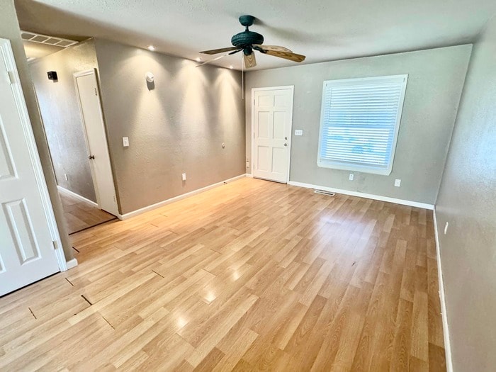 Building Photo - 1113 N Hickory Ave