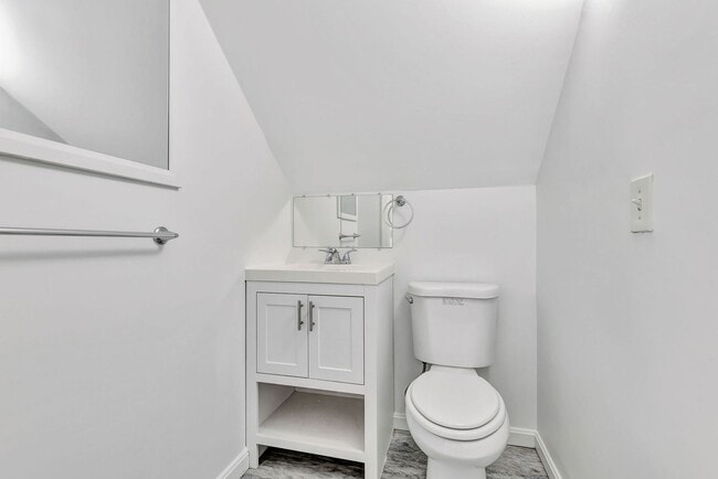 Building Photo - College Hill Renovated Home w/4 bdrms