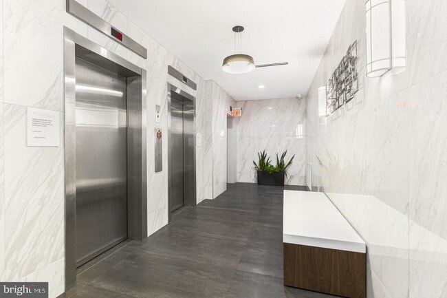 Building Photo - 2101 Chestnut St