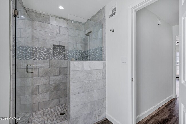 Building Photo - 11459 N 56th St