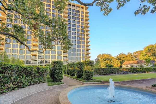 Building Photo - 3711 San Felipe St