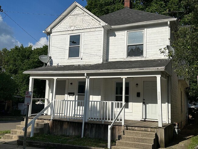 Primary Photo - 300-302 Nassau St