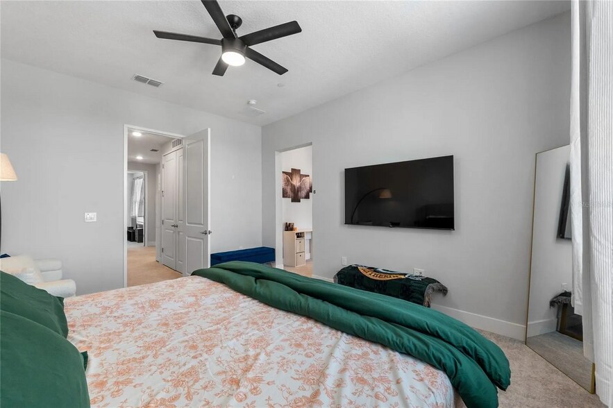 Building Photo - 8427 Modiano St