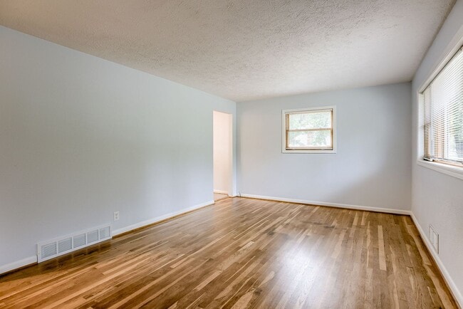 Building Photo - 1230 Cole Creek Dr