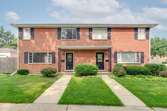 Building Photo - 42 S Maywood Rd