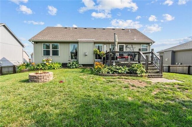 Building Photo - Coming Soon! 3BR 2.5BA | Oversize garage | Fenced backyard!