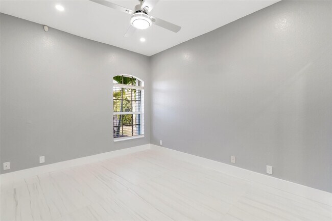 Building Photo - 3400 Willow St