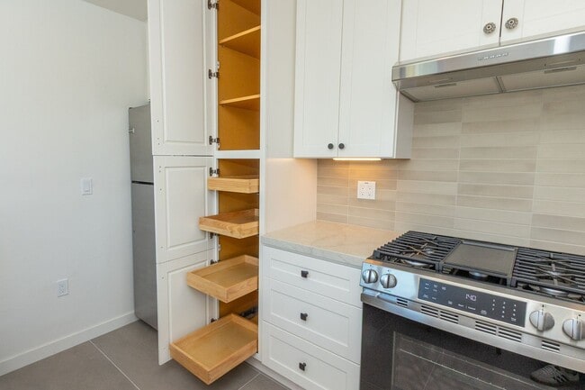 Building Photo - Beautifully Remodeled 2 Bed/1Bath Home with Ocean and Bay Glimpses in Ocean Beach!