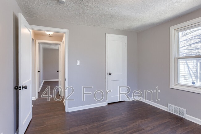 Building Photo - 3220 N 40th St