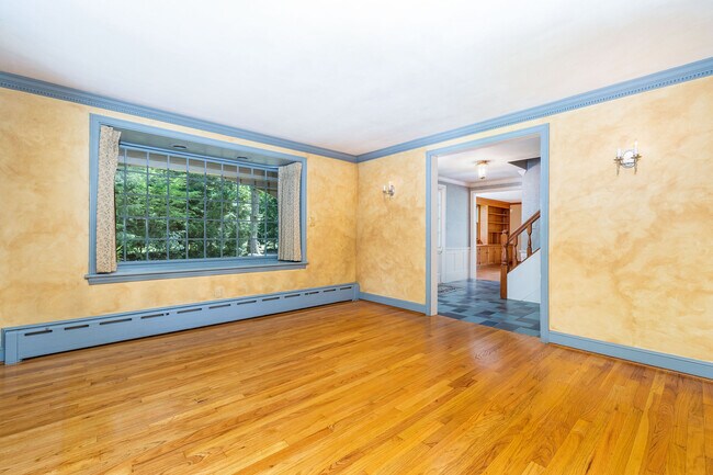 Building Photo - 171 Silver St