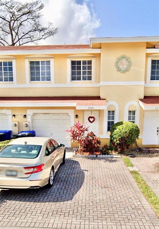 Primary Photo - 1359 Avon Ln