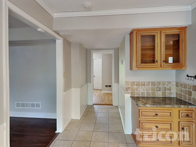 Building Photo - 100 Creekwood Ct