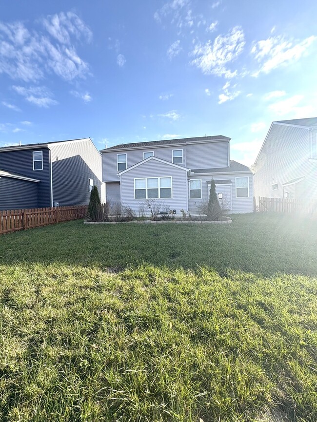 Building Photo - Charming 3BR 2.5BA w/ Pond-View Patio • Fireplace • Loft in Blacklick