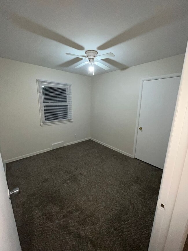 Building Photo - Agent Interest