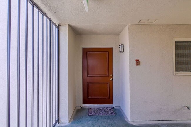 Building Photo - 3155 Montrose Ave