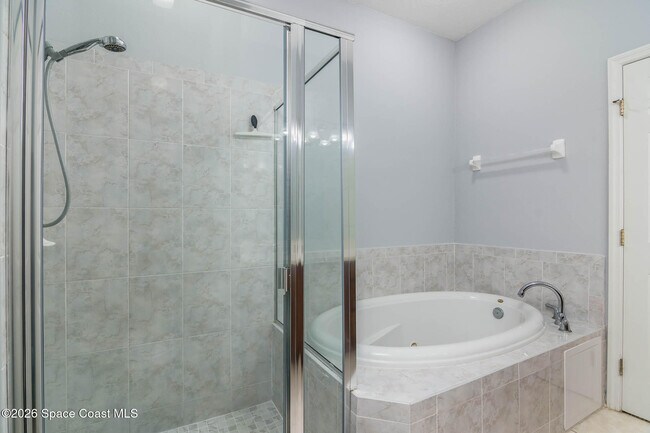 Building Photo - 206 Tin Roof Ave