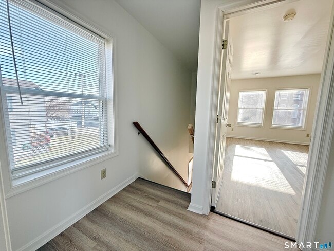 Building Photo - 209 Hamilton St