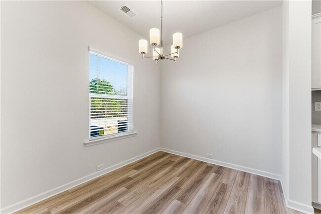 Building Photo - 22 Jacobs Farm Dr SE