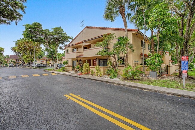 Building Photo - 6206 SW 136th Ct
