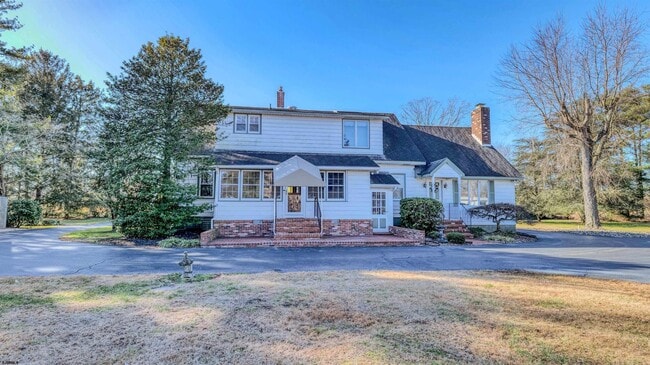 Building Photo - 549 Tuckahoe Rd