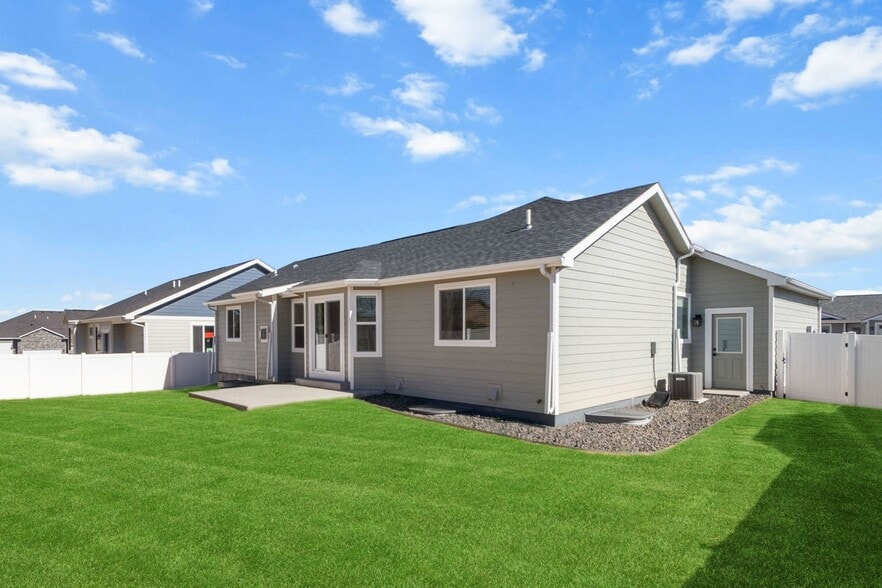 Building Photo - 1202 Phipps Ave