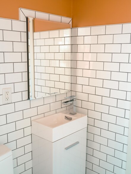 mirror with storage - 2500 S Van Buren St