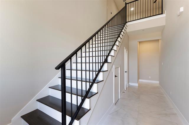 Building Photo - 2370 Usman Dr