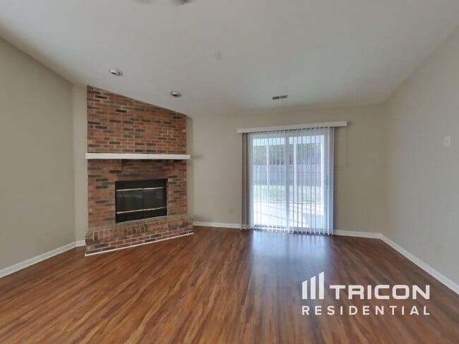 Building Photo - 12115 Mockernut Ct