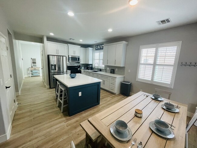 Building Photo - 21918 N Bradford Dr