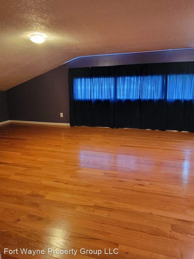 Building Photo - 3 br, 2 bath House - 4332 Wyandotte Dr