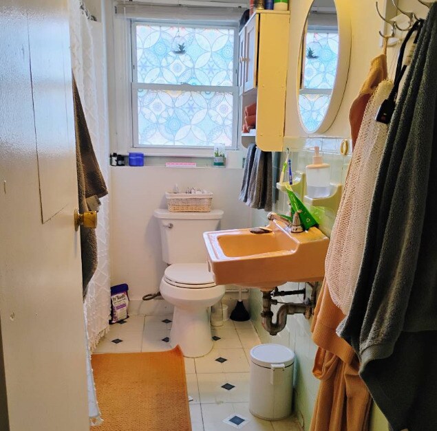 Nice, clean, updated bathroom w full sized tub and shower - 87 Salem St