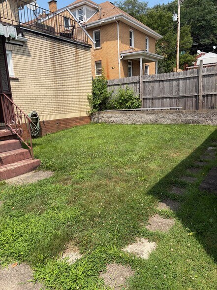 Back Yard - 830 14th St