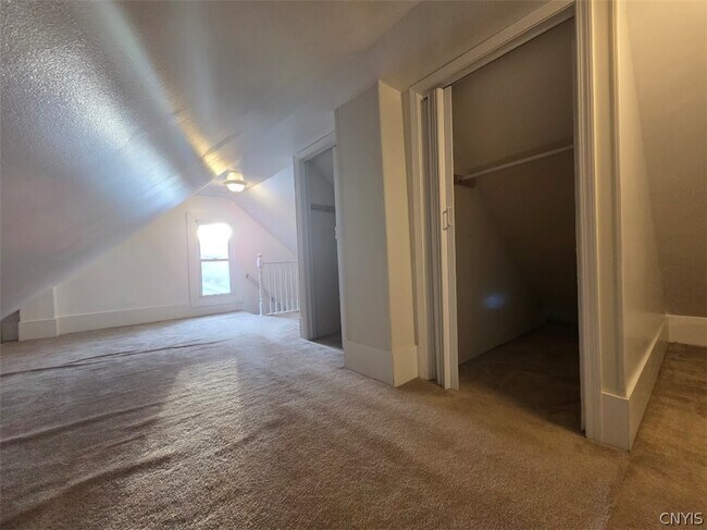 Building Photo - 337 Marlborough Rd